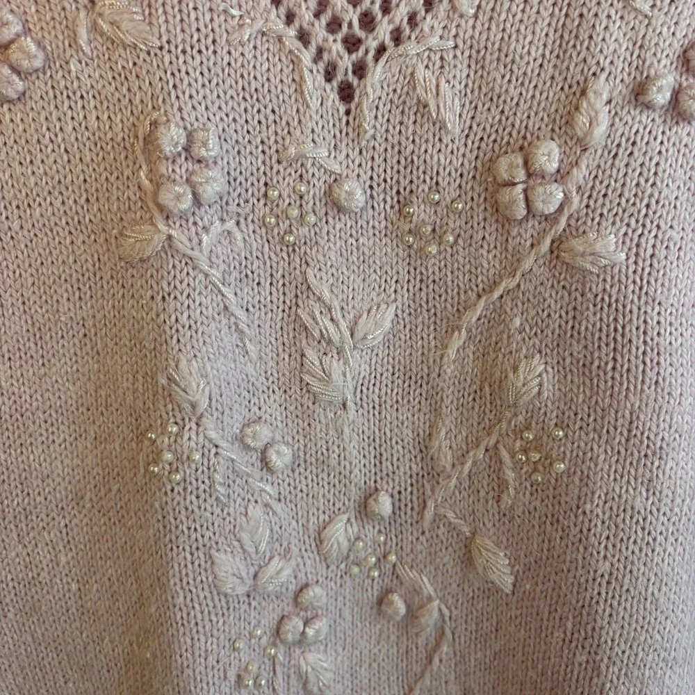 Vintage 80s 90s Sweater L Pink Cottagecore Embellished Pearls 3D Feminine Granny
